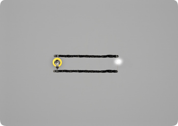 Fios? A tinta revolucionária que conduz energia elétrica!