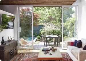 Sem cortina: saiba os benefícios de eliminar o acessório da sala