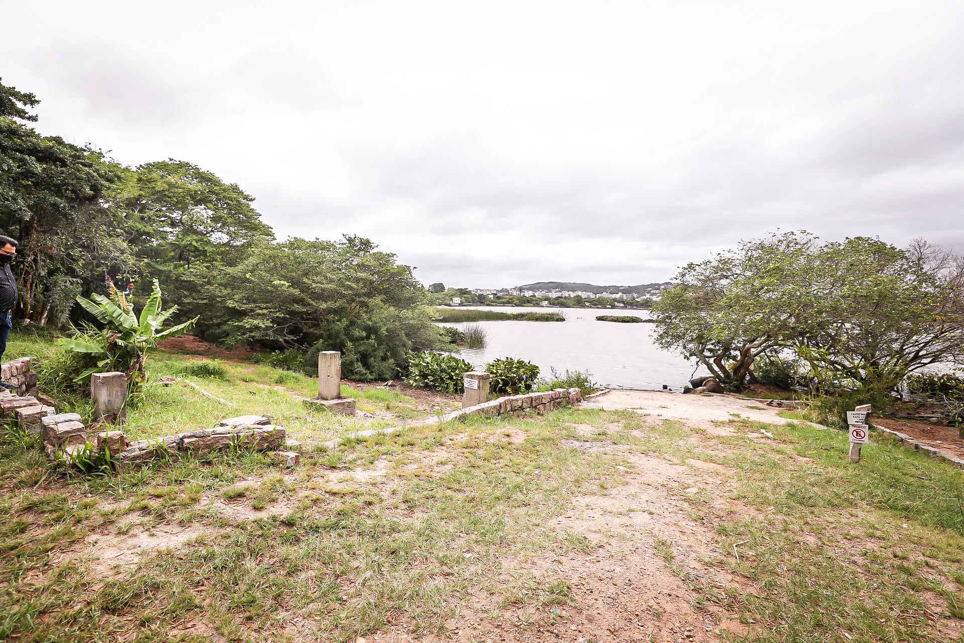 Terreno com vista para o lago na Vila Assunção - Zona Sul de Porto Alegre