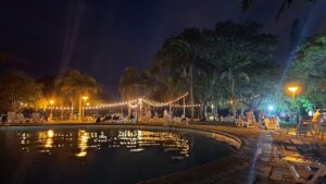 Veleiros do Sul - Clube de Velas em Porto Alegre - área da piscina à noite