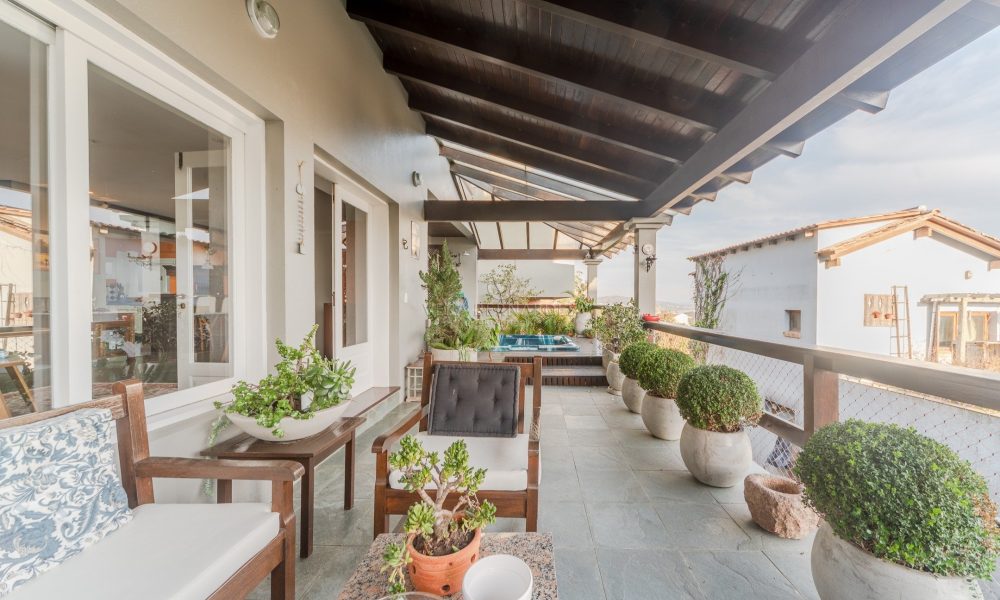 Casa à venda com 3 dormitórios, 413m² e 2 vagas no bairro Sétimo Céu, Zona Sul de Porto Alegre - 001