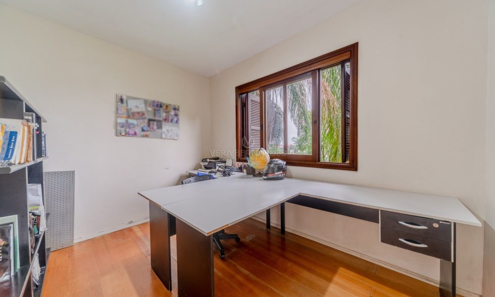 Casa em Condomínio à venda com 4 dormitórios, 304m² e 3 vagas no bairro Vila Nova, Zona Sul de Porto Alegre - 001