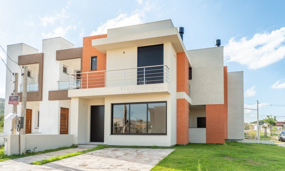 Casa à venda com 3 dormitórios, 147m² e 2 vagas no bairro Hípica, Zona Sul de Porto Alegre - 001