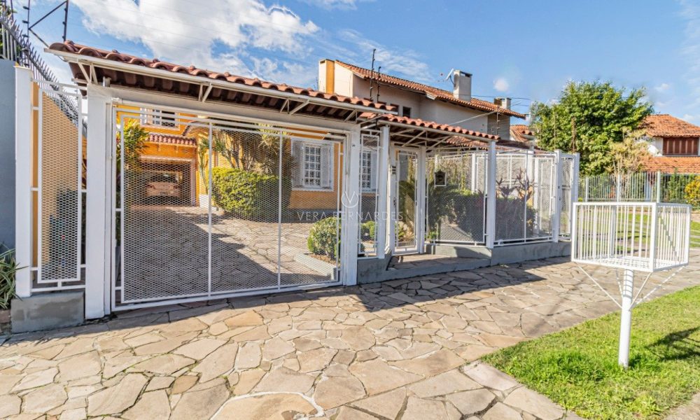 Casa à venda com 4 dormitórios, 285m² e 2 vagas no bairro Ipanema, Zona Sul de Porto Alegre - 001