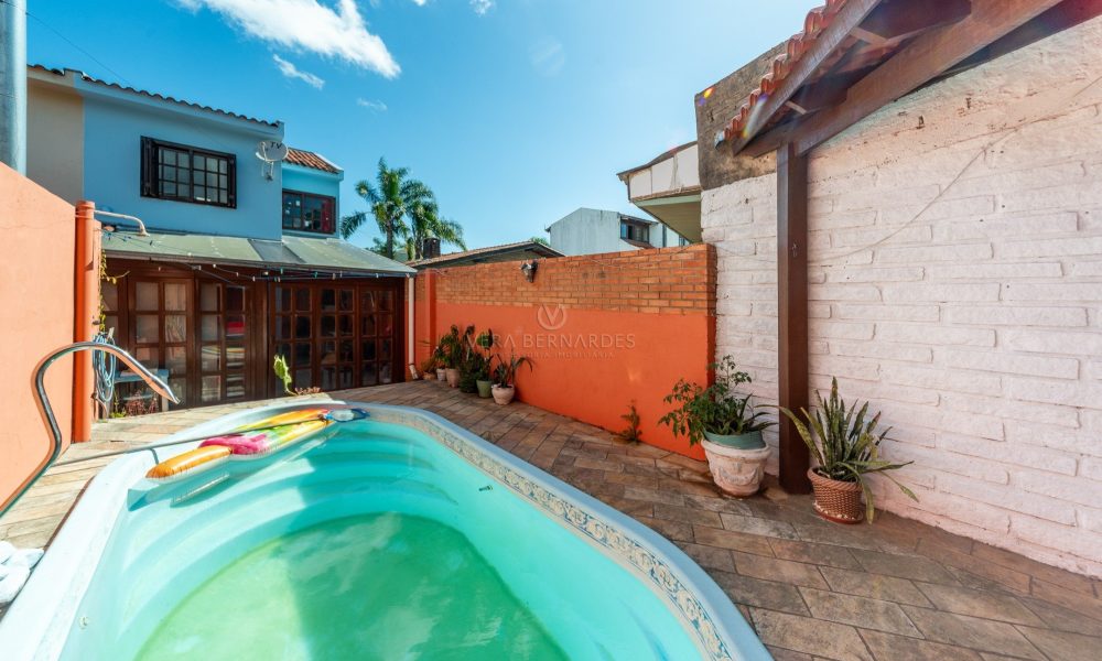 Casa à venda com 3 dormitórios, 160m² e 2 vagas no bairro Serraria, Zona Sul de Porto Alegre - 001