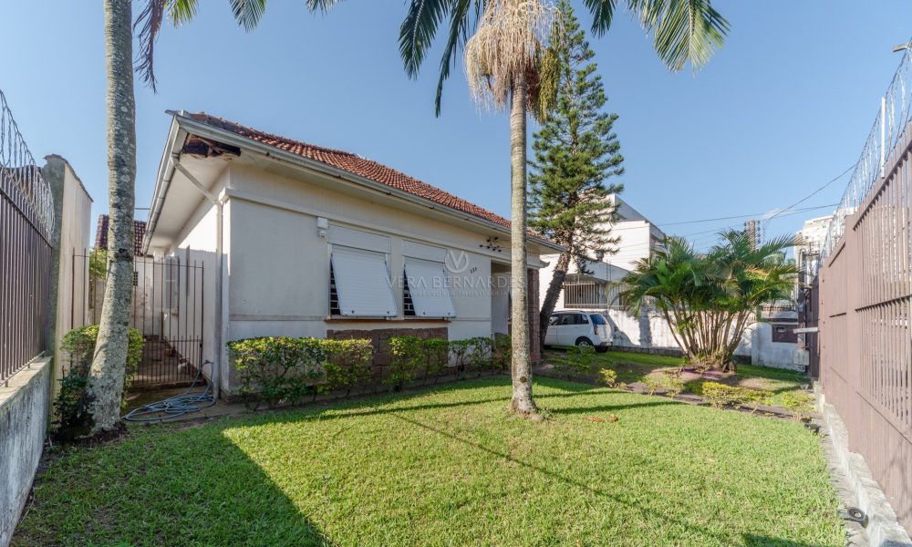 Casa à venda com 4 dormitórios, 180m² e 4 vagas no bairro Tristeza, Zona Sul de Porto Alegre - 001