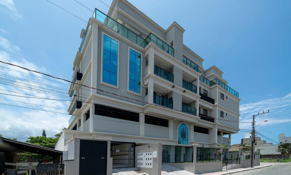 Apartamento à venda com 2 dormitórios, 105m² e 2 vagas no bairro Mariscal em Bombinhas - 001
