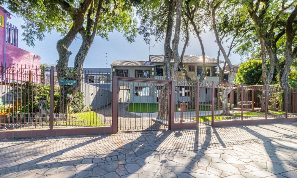 Casa à venda com 5 dormitórios, 629m² e 4 vagas no bairro Ipanema, Zona Sul de Porto Alegre - 001