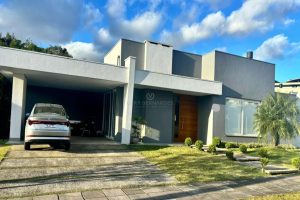 Casa em Condomínio à venda com 3 dormitórios, 200m² e 4 vagas no bairro Alphaville, Zona Sul de Porto Alegre