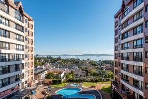 Apartamento à venda com 3 dormitórios, 94m² e 2 vagas no bairro Tristeza, Zona Sul de Porto Alegre