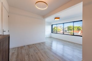 Apartamento à venda com 2 dormitórios, 64m² e 1 vaga no bairro Tristeza, Zona Sul de Porto Alegre