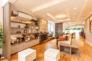Casa em Condomínio à venda com 3 dormitórios, 280m² e 4 vagas no bairro Hípica, Zona Sul de Porto Alegre