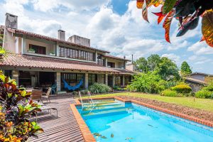 Casa em Condomínio à venda com 4 dormitórios, 523m² e 5 vagas no bairro Jardim do Sol, Zona Sul de Porto Alegre