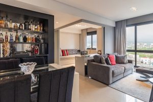 Apartamento à venda com 2 dormitórios, 67m² e 1 vaga no bairro Cristal, Zona Sul de Porto Alegre