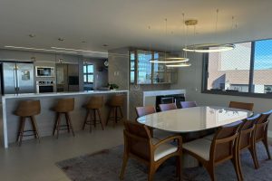 Apartamento à venda com 3 dormitórios, 217m² e 2 vagas no bairro Tristeza, Zona Sul de Porto Alegre