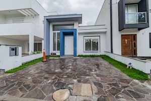 Casa em Condomínio à venda com 3 dormitórios, 107m² e 2 vagas no bairro Hípica, Zona Sul de Porto Alegre