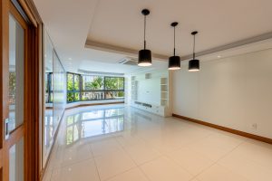 Apartamento à venda com 3 dormitórios, 156m² e 4 vagas no bairro Tristeza, Zona Sul de Porto Alegre