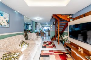 Casa em Condomínio à venda com 4 dormitórios, 175m² e 2 vagas no bairro Ipanema, Zona Sul de Porto Alegre