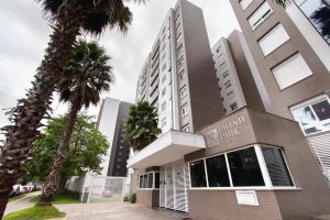Apartamento à venda com 3 dormitórios, 128m² e 2 vagas no bairro Menino Deus, Zona Central de Porto Alegre