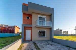Casa em Condomínio à venda com 3 dormitórios, 113m² e 2 vagas no bairro Hípica, Zona Sul de Porto Alegre