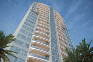 Apartamento à venda com 4 dormitórios, 176m² e 3 vagas no bairro Cristal, Zona Sul de Porto Alegre