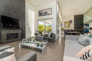 Casa em Condomínio à venda com 3 dormitórios, 250m² e 4 vagas no bairro Alphaville, Zona Sul de Porto Alegre