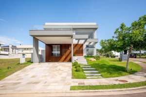 Casa em Condomínio à venda com 3 dormitórios, 331m² e 2 vagas no bairro Alphaville, Zona Sul de Porto Alegre