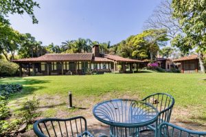 Casa em Condomínio à venda com 5 dormitórios, 1.179m² e 6 vagas no bairro Jardim do Sol, Zona Sul de Porto Alegre