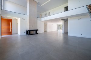 Casa em Condomínio à venda com 5 dormitórios, 566m² e 4 vagas no bairro Terra Ville, Zona Sul de Porto Alegre