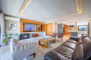 Apartamento à venda com 3 dormitórios, 207m² e 4 vagas no bairro Ipanema, Zona Sul de Porto Alegre