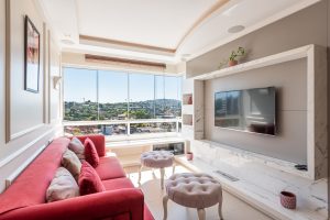 Apartamento à venda com 3 dormitórios, 71m² e 1 vaga no bairro Cavalhada, Zona Sul de Porto Alegre