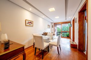 Apartamento à venda com 3 dormitórios, 85m² e 2 vagas no bairro Ipanema, Zona Sul de Porto Alegre