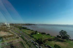 Studio à venda com 1 dormitório, 43m² e 1 vaga no bairro Cristal, Zona Sul de Porto Alegre