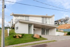 Casa em Condomínio à venda com 4 dormitórios, 320m² e 2 vagas no bairro Alphaville, Zona Sul de Porto Alegre
