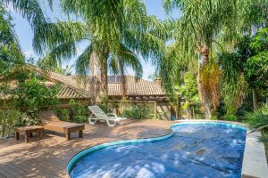 Casa em Condomínio à venda com 3 dormitórios, 250m² e 4 vagas no bairro Vila Nova, Zona Sul de Porto Alegre