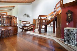 Casa em Condomínio à venda com 5 dormitórios, 565m² e 4 vagas no bairro Jardim do Sol, Zona Sul de Porto Alegre