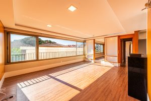 Apartamento à venda com 3 dormitórios, 104m² e 2 vagas no bairro Cavalhada, Zona Sul de Porto Alegre
