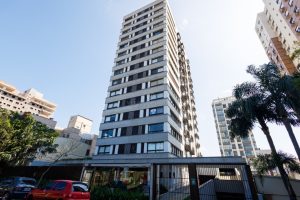 Apartamento à venda com 3 dormitórios, 110m² e 2 vagas no bairro Menino Deus, Zona Sul de Porto Alegre