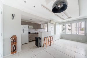 Apartamento à venda com 2 dormitórios, 56m² e 1 vaga no bairro Tristeza, Zona Sul de Porto Alegre