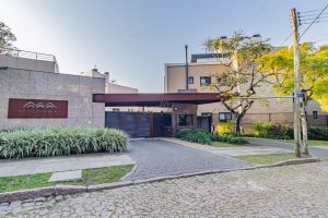 Apartamento Garden à venda com 3 dormitórios, 372m² e 4 vagas no bairro Vila Assunção, Zona Sul de Porto Alegre