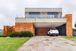 Casa em Condomínio à venda com 4 dormitórios, 488m² e 4 vagas no bairro Alphaville, Zona Sul de Porto Alegre