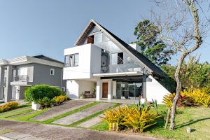 Casa em Condomínio à venda com 4 dormitórios, 395m² e 4 vagas no bairro Alphaville, Zona Sul de Porto Alegre