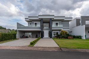 Casa em Condomínio à venda com 4 dormitórios, 400m² e 4 vagas no bairro Terra Ville, Zona Sul de Porto Alegre