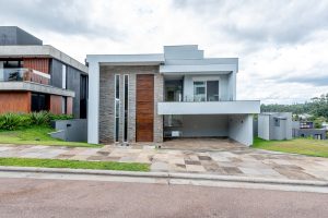 Casa em Condomínio à venda com 3 dormitórios, 286m² e 4 vagas no bairro Alphaville, Zona Sul de Porto Alegre