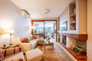 Apartamento Garden à venda com 3 dormitórios, 138m² e 2 vagas no bairro Cavalhada, Zona Sul de Porto Alegre
