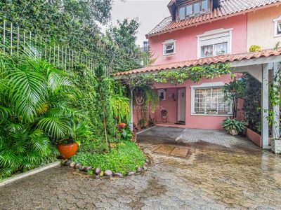 Casa em Condomínio à venda com 4 dormitórios, 190m² e 2 vagas no bairro Tristeza, Zona Sul de Porto Alegre