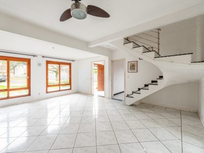 Casa em Condomínio à venda com 3 dormitórios, 272m² e 2 vagas no bairro Espírito Santo, Zona Sul de Porto Alegre