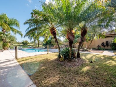 Casa em Condomínio à venda com 3 dormitórios, 450m² e 4 vagas no bairro Terra Ville, Zona Sul de Porto Alegre