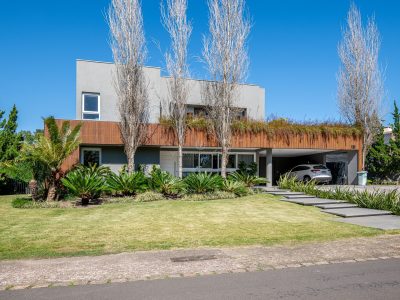 Casa em Condomínio à venda com 4 dormitórios, 478m² e 4 vagas no bairro Terra Ville, Zona Sul de Porto Alegre