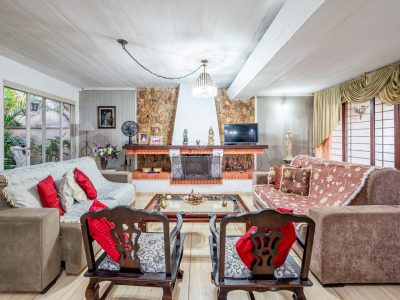 Casa à venda com 4 dormitórios, 280m² e 4 vagas no bairro Cristal em Porto Alegre